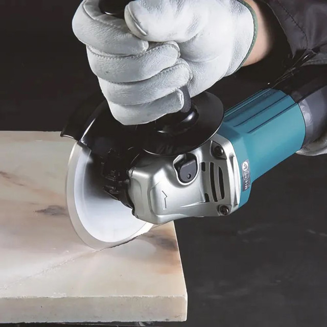 Угловая шлифмашина Makita GA5030R одноручная