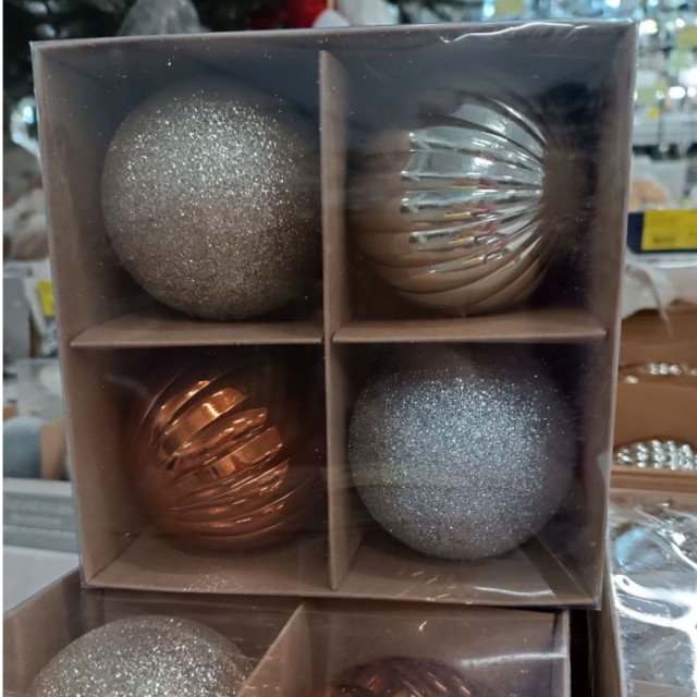 Набор шаров Калядны час Shades Of Brown O5318-644 8 см 4 шт