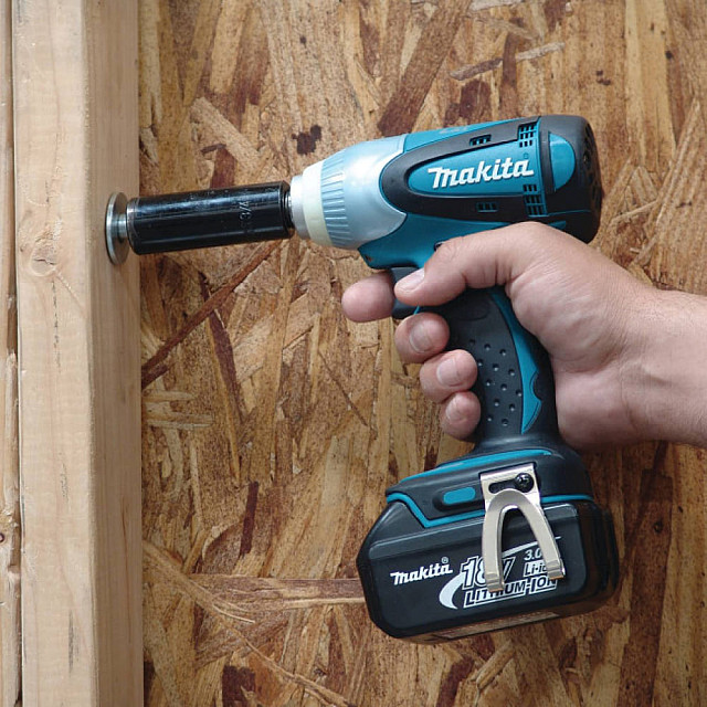 Гайковерт Makita DTW251Z аккумуляторный без АКБ и ЗУ