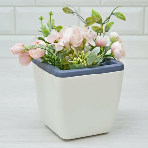 Горшок с автополивом InGreen Munchen Белоснежный жасмин квадратный с внутренней вставкой 1.5 л