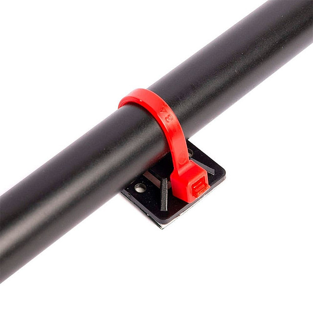 Площадка Fortisflex 63094 самоклеящаяся ПМС 20*20 мм черная 100 шт