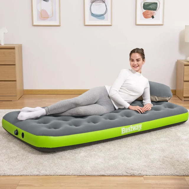 Матрас надувной Bestway Twin 67619 Roll and Relax с насосом-мешком 188*99*22 см