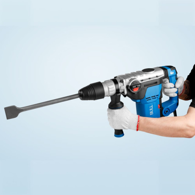 Перфоратор Bull BH 4002 1333484 чемодан