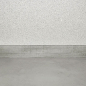 Плинтус Sanrelia Ultra line 705 лофт светлый 2.2 м