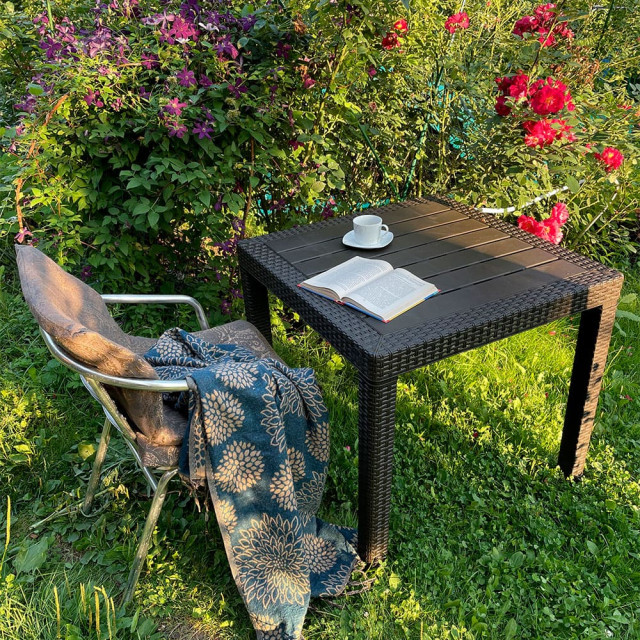 Стол InGreen Rattan пластиковый малый 789*789*701 мм горький шоколад