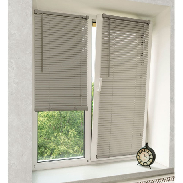 Жалюзи Delfa ПВХ NO.RF-M-001 70/160 см серебро