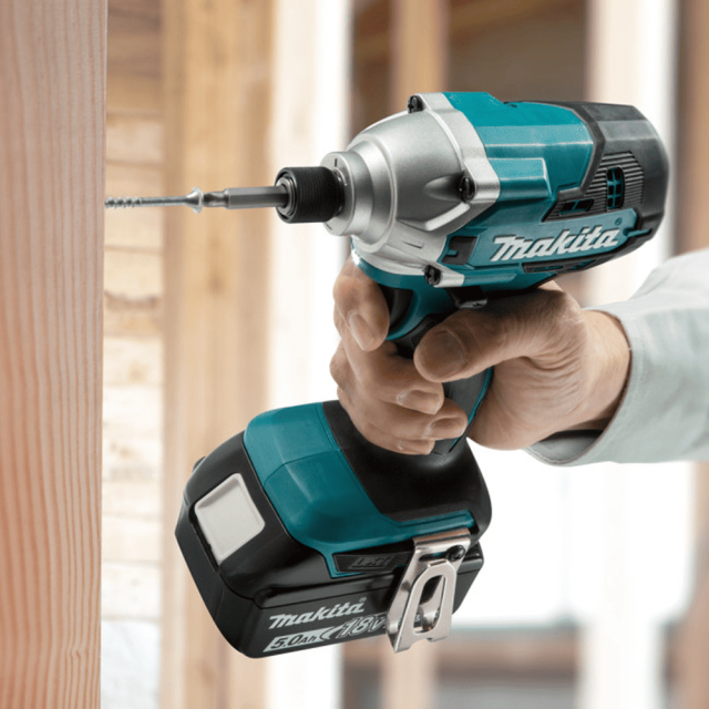 Шуруповерт ударный Makita DTD156Z аккумуляторный без АКБ и ЗУ