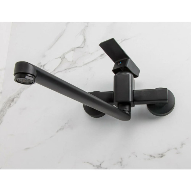 Смеситель для ванны Econoce EC0216BL серия 210 черный D35-A