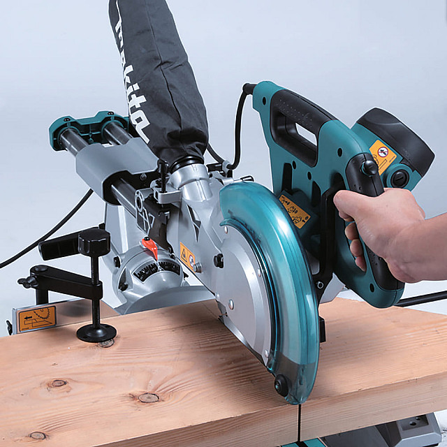 Пила торцевая Makita LS1018LN