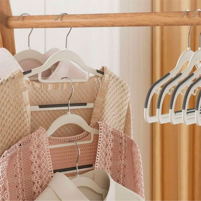 Вешалка-плечики MonAmi QQH24-9