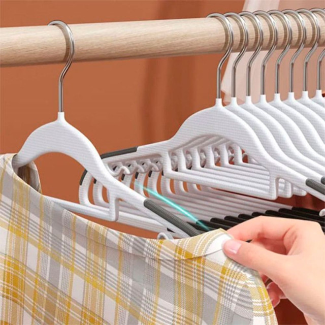 Вешалка-плечики MonAmi QQH24-9