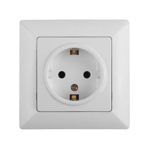 Розетка Intro Solo 4-206-01 2P+E Schuko со шторками белая
